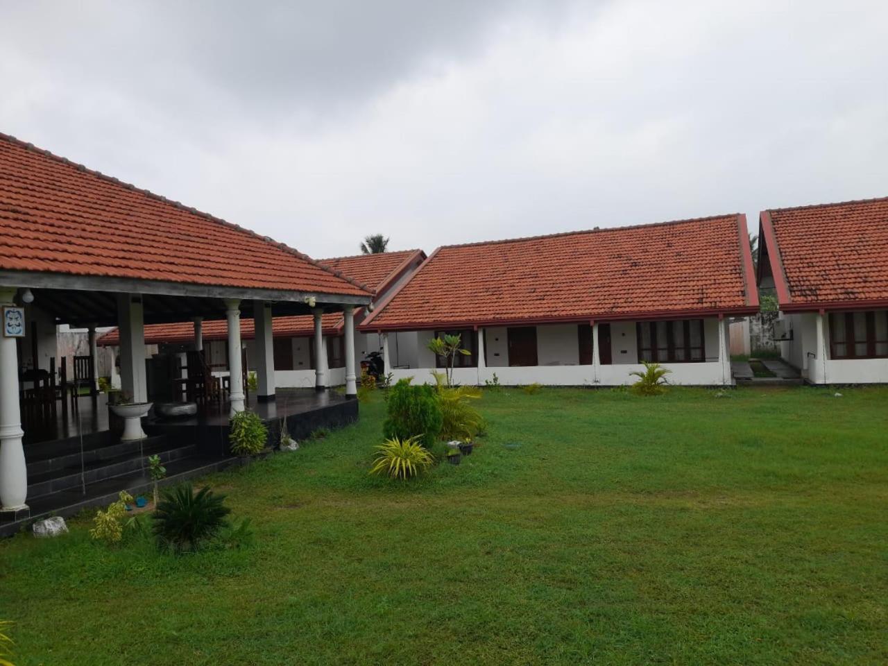 Blu Marine Nilaveli Hotel Trincomalee Luaran gambar