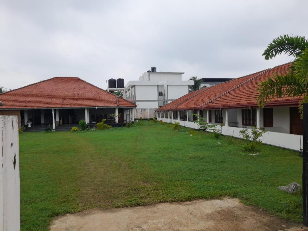 Blu Marine Nilaveli Hotel Trincomalee Luaran gambar