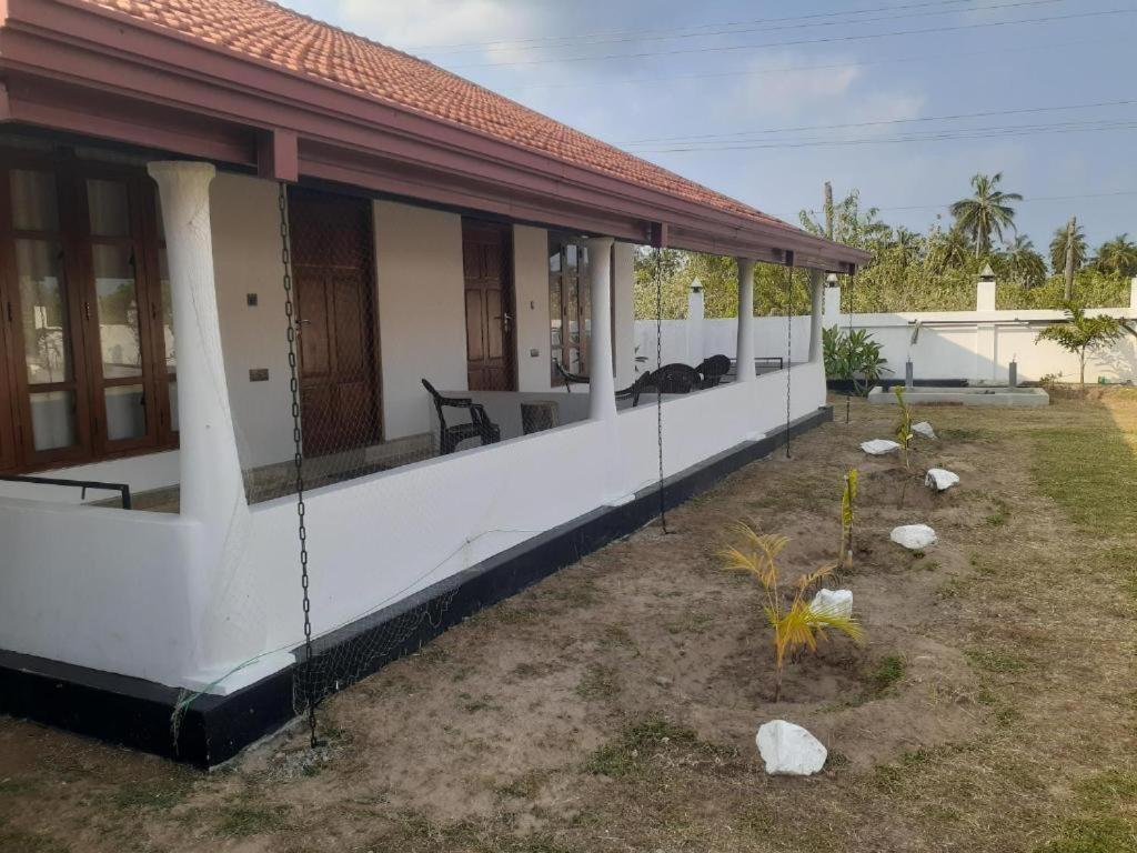 Blu Marine Nilaveli Hotel Trincomalee Luaran gambar